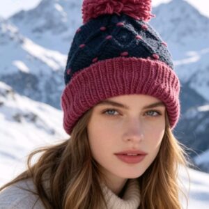 GORRO POM POM. NEGRO Y BORDO